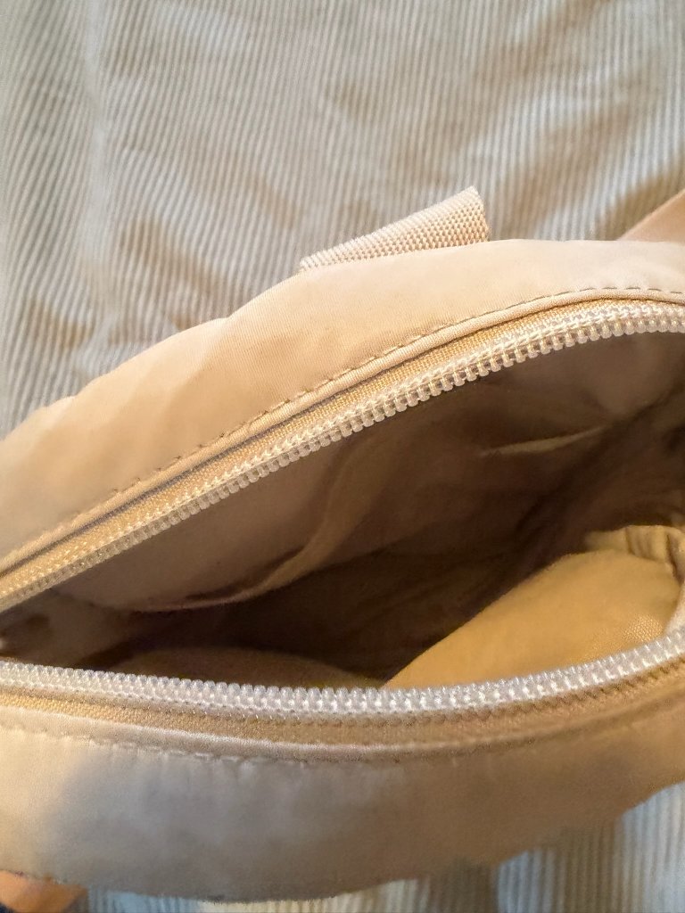 Reebok Beige Crossbody Sling Bag Athleisure Travel Pouch — image 4 of 5